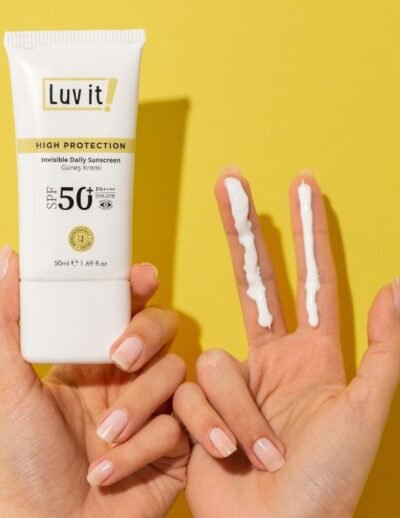 Invisible-Daily-Sunscreen-1.jpg