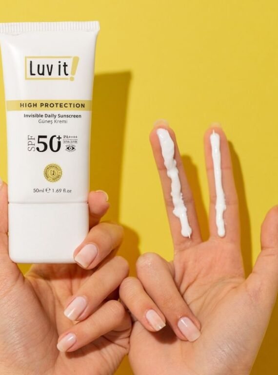 Invisible-Daily-Sunscreen-1.jpg